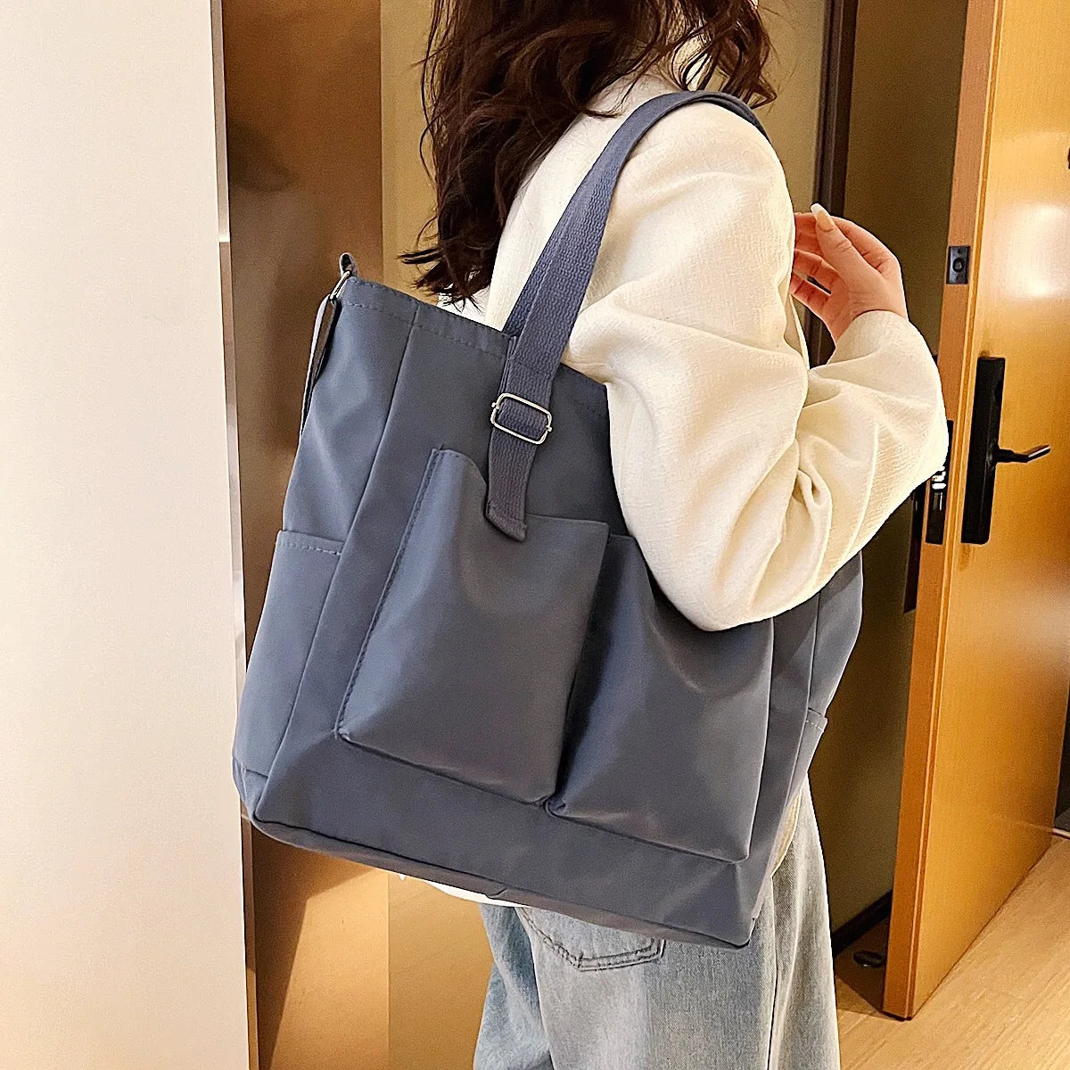 Waterproof nylon bag, large capacity, lightweight, multi-functional women's bag