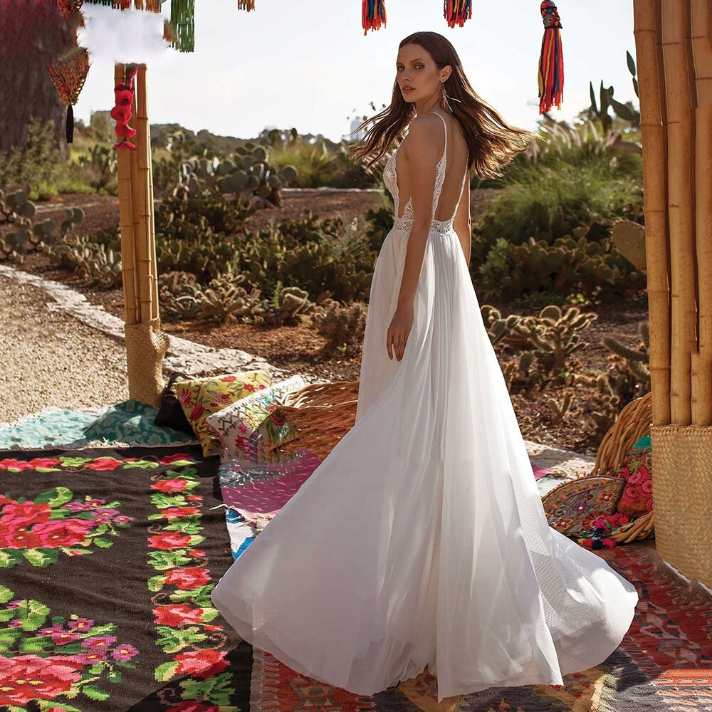 White Bridesmaid Dresses: Wedding Dress Chiffon Spaghetti Straps Beach Bridal Gown