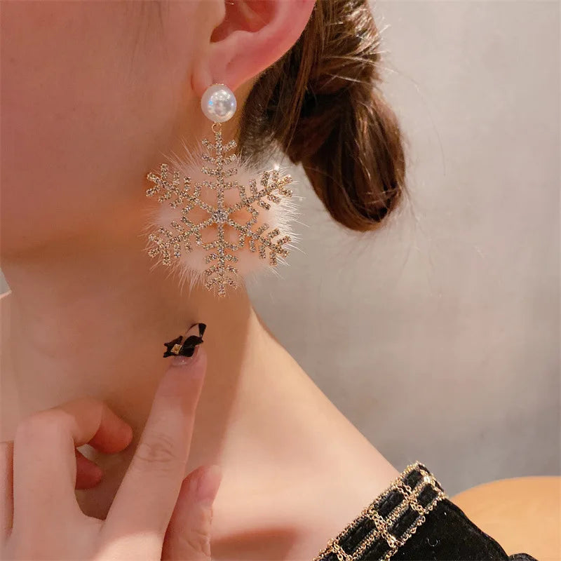 2024 New Trend Christmas Element Earrings Temperament Senior Zircon Pearl Snowflake Earring Princess Wind