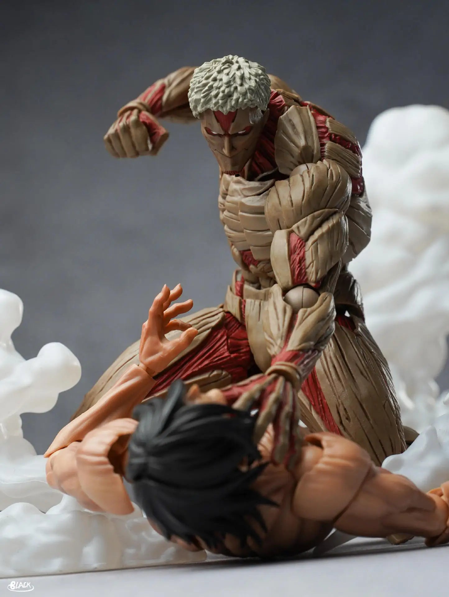 Attack on Titan Armored Titan Multi-Accessories 16cm Articulated Action Figure Model Statue Desktop Decoration Gift