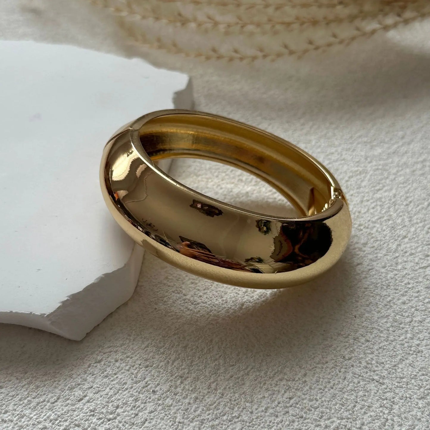 Boho Red Beige Acrylic Resin Chunky Bangles for Women on Hand Goth Geometric Charm Wide Hip Hop Metal Cuff Bangles Men Jewelry