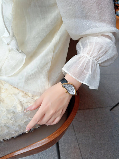 Medieval alien watches melt and twist y2k alien ladies and men Leather strap fashion advanced ins niche design quartz watch