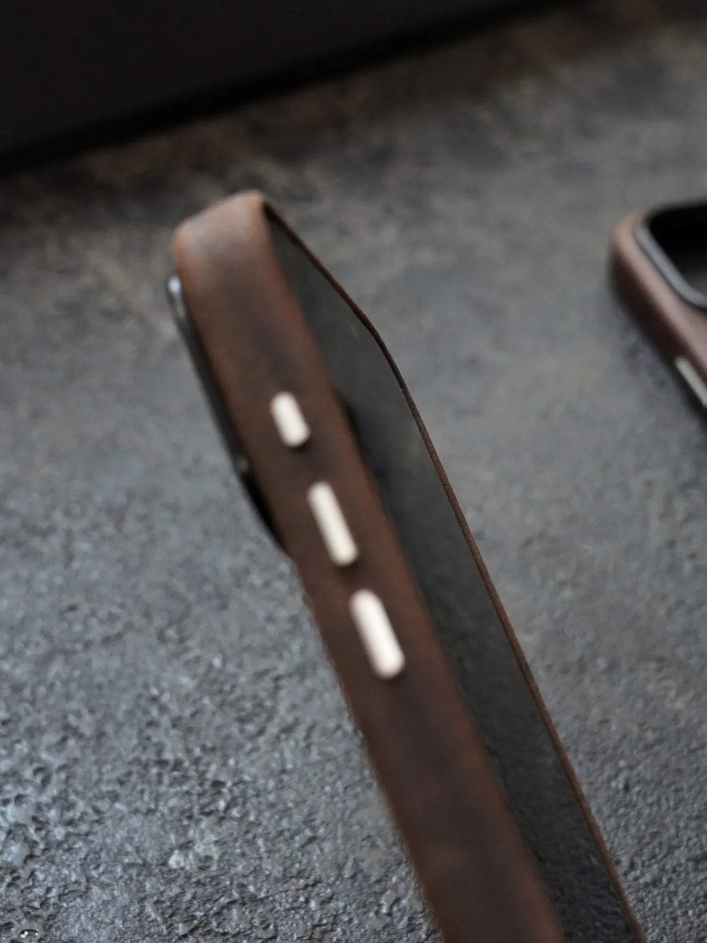 Magnetic Genuine Leather Case for iPhone 17 16 Pro Max 15 14 Compatible with MagSafe Nature Cowhide Retro Phone Cover