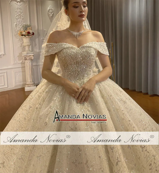 White Bridesmaid Dresses: Off The Shoulder Straps Lace Wedding Dress With Small Train
