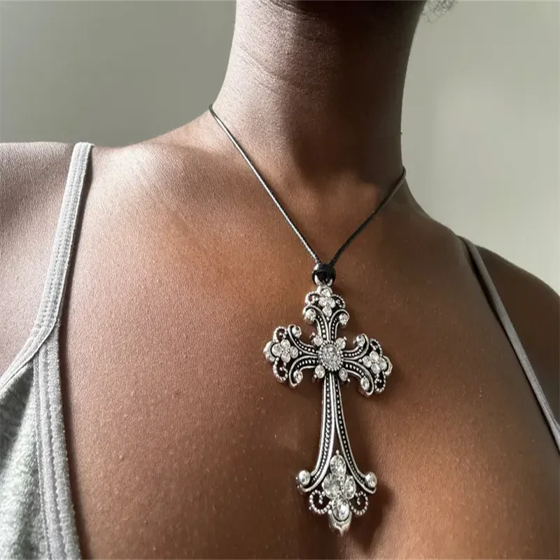 Large Detailed Rhinestone Cross Choker Spiral Hippie Necklace Goth Punk Women Fashion Statement Crucifix Charm Jewelry Gift