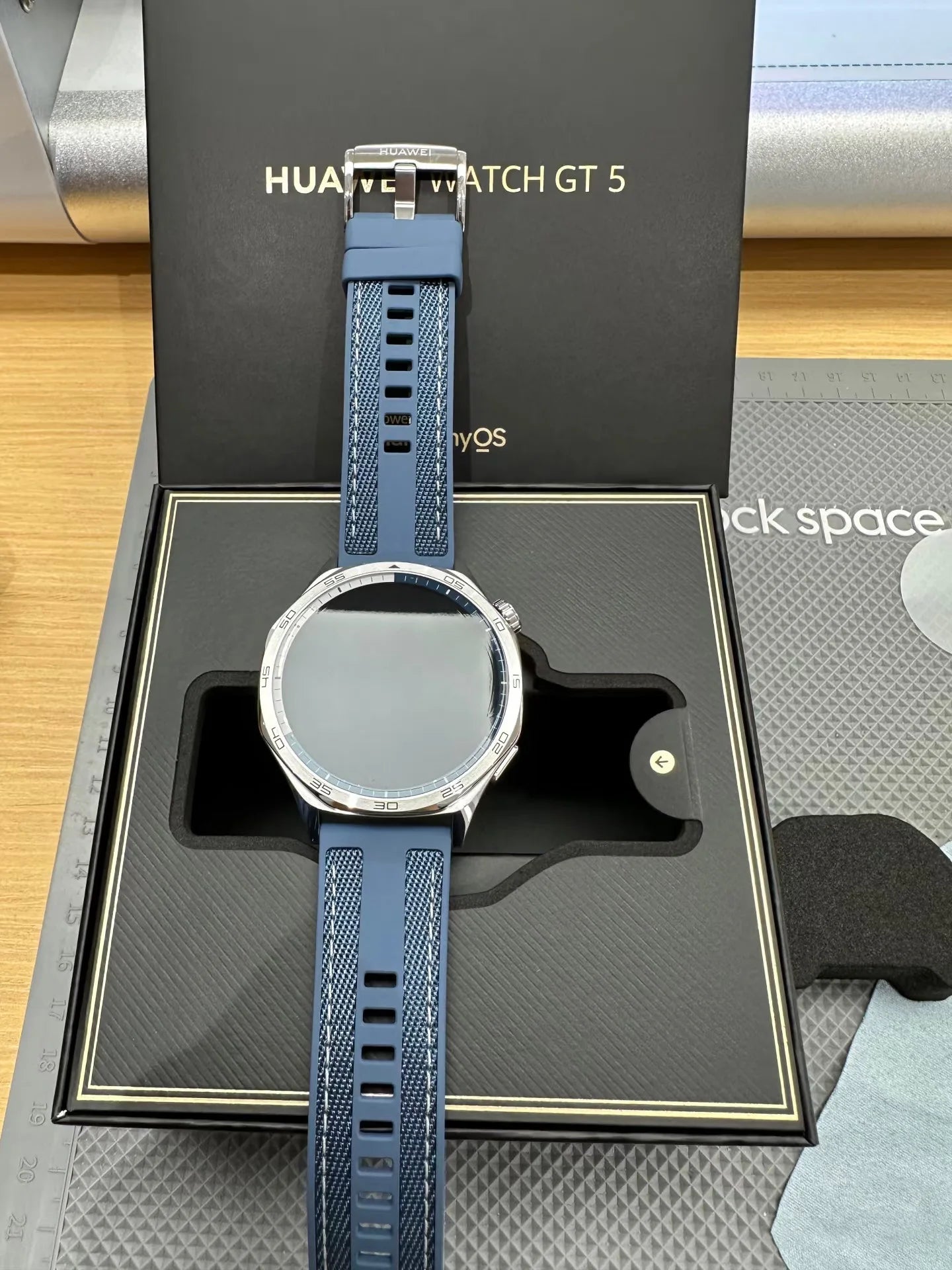 Global Version HUAWEI WATCH GT 5 Smartwatch AMOLED Screen 41mm/46mm Buit-in Map Replay Message Compatible with iOS and Android