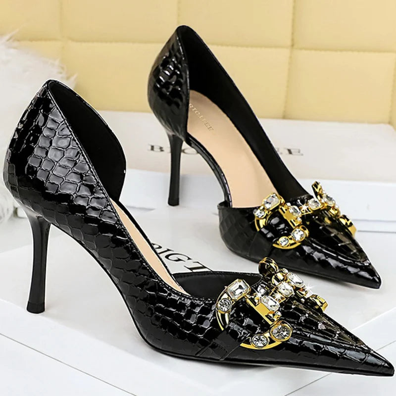 Western Style 8cm High Heels Side Hollow Pumps Lady Luxury Designer Metal Chain Buckle High Heels Stiletto Black Pink Prom Shoes