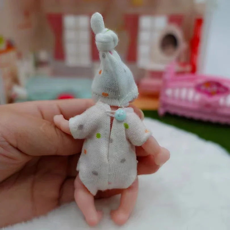 8cm Cute Mini Silicone Bebe Reborn Girl With 2 Sets Mini Outfits for Each Reborn Baby Girl Soft Touching Feeling Flexible Doll
