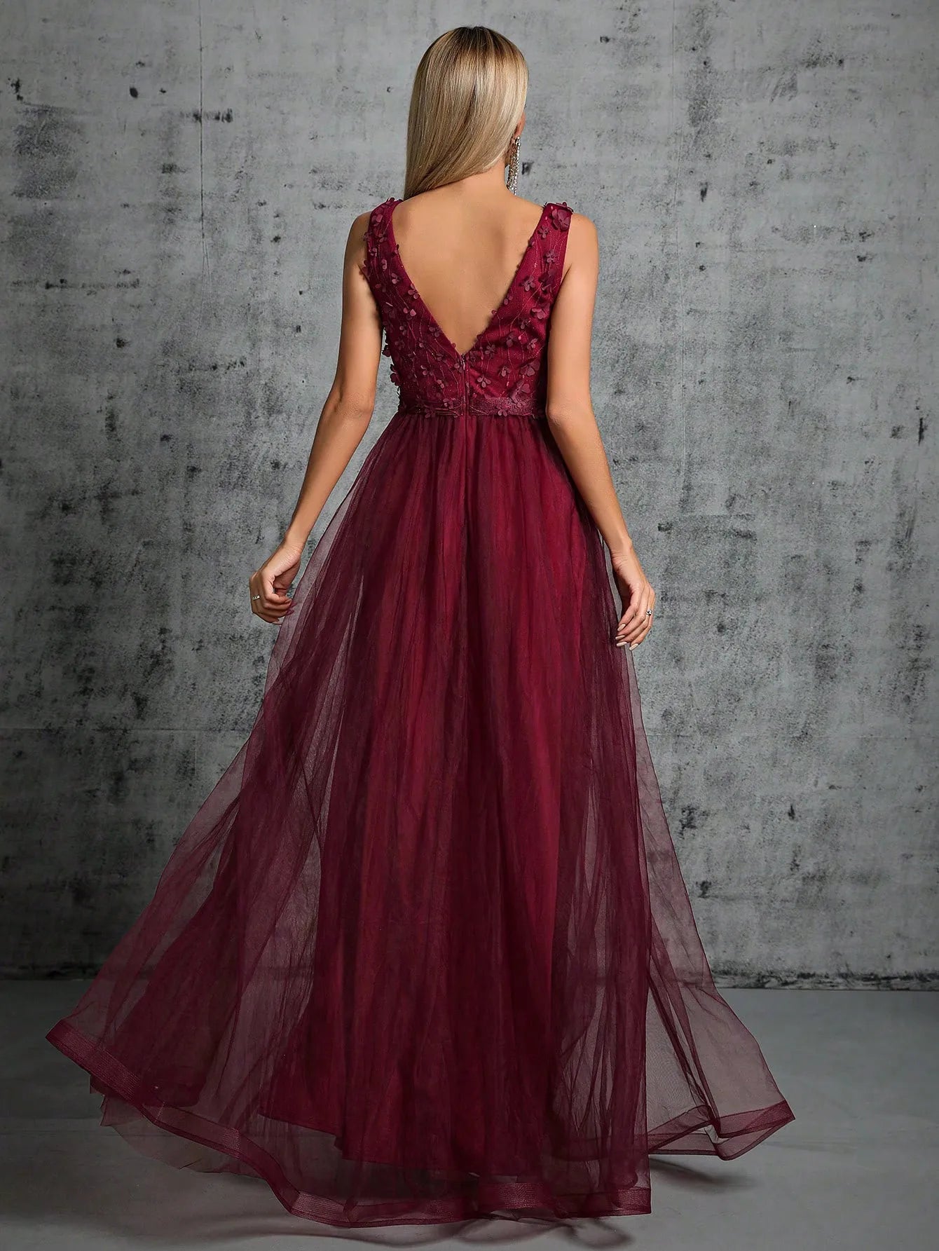 Homecoming Dresses: V-neck 3d sequin embroidered mesh slit skirt