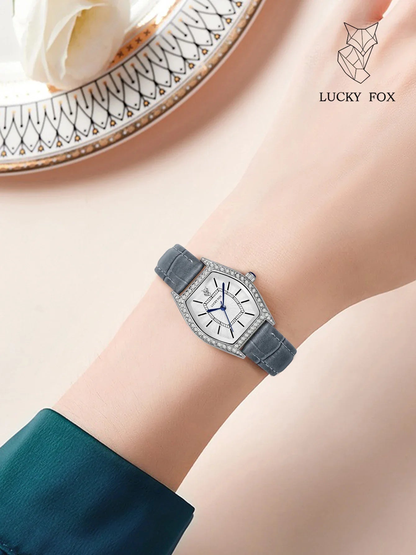 LUCKY FOX Retro ladies quartz watch barrel-shaped diamond luxury ladies wristwatch fashion watch as a gift