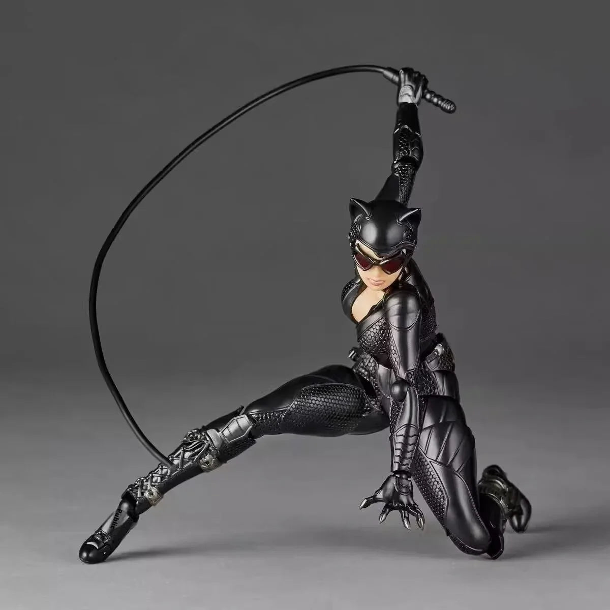 New Kaiyodo Revoltech Catwoman Dc Selina Kyle Batman Revoltech Amazing Yamaguchi Revoltech Series  Figure Model Figurine Toy