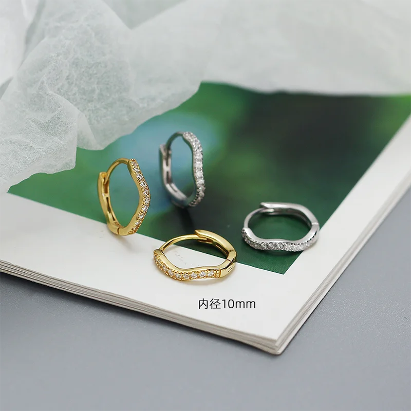 WANTME 925 Sterling Silver Fashion Statement Gold Wavy Geometry Huggies Hoop Earrings for Women Bohemian Jewelry Ear Buckle Gift