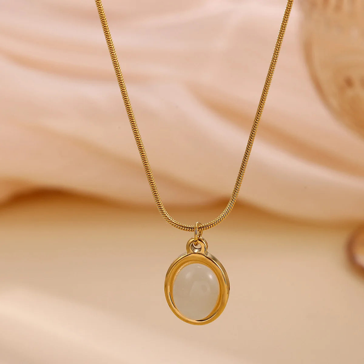 Trendy Oval Colorful Stone Necklace For Women Stainless Steel Gold Color Green Opal Stone Pendant Necklace Aesthetic Jewelry Gif