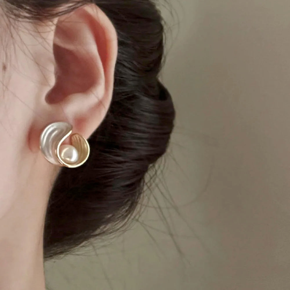 Elegant Irregular Imitation Pearl Stud Earrings For Women Korean C-shape Pearl Style TIny Posting Earrings Unique Girl Gift