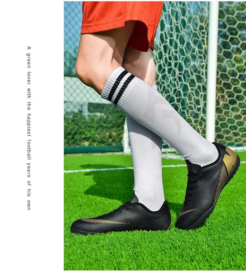 White Men's Football Boots Turf Sneakers Low-cut Soccer Shoes for Men Outdoor