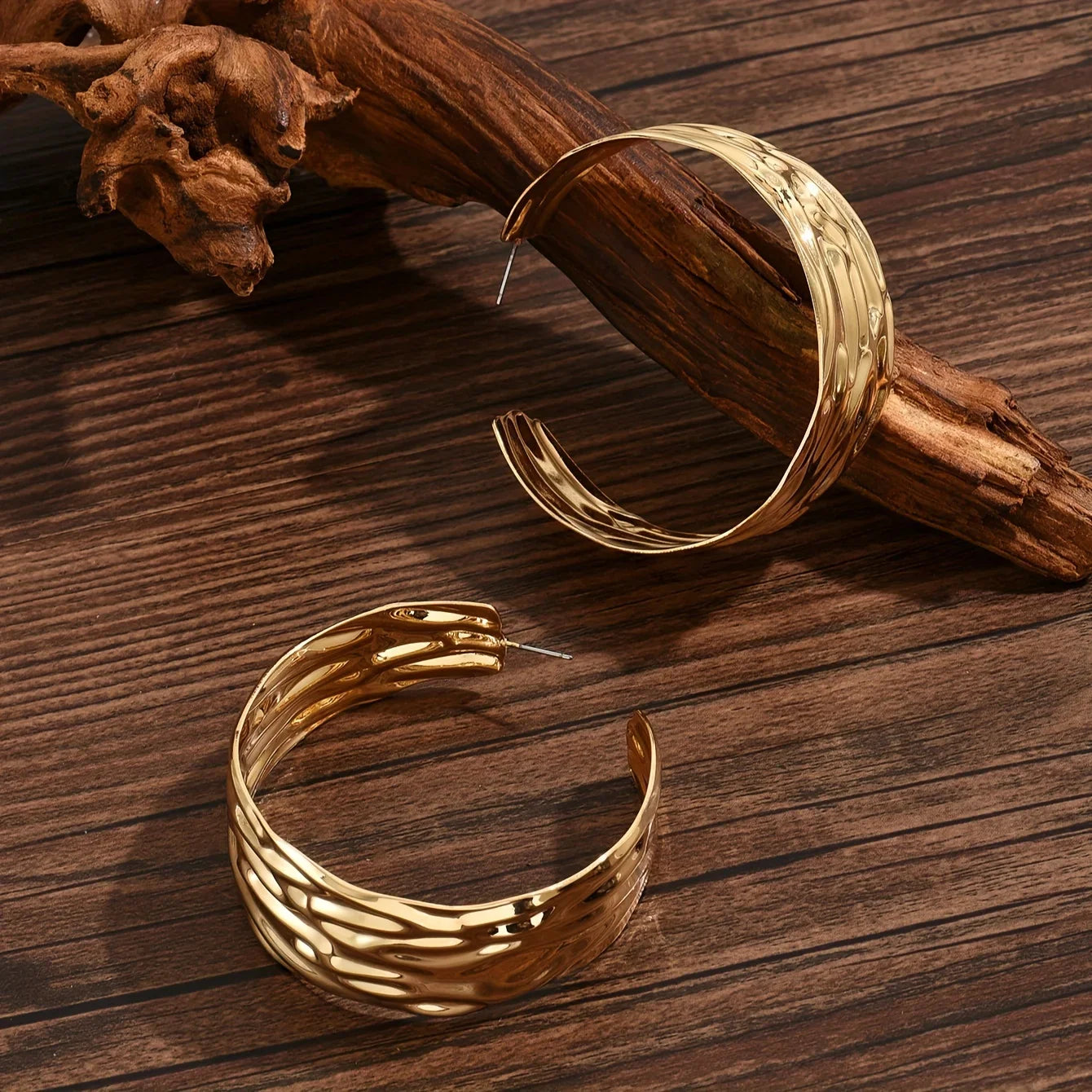 Lxalry Wave Prism Gold Hoop Earrings - Recycled Metal Hypoallergenic Jewelry for Day-to-Night Glamour