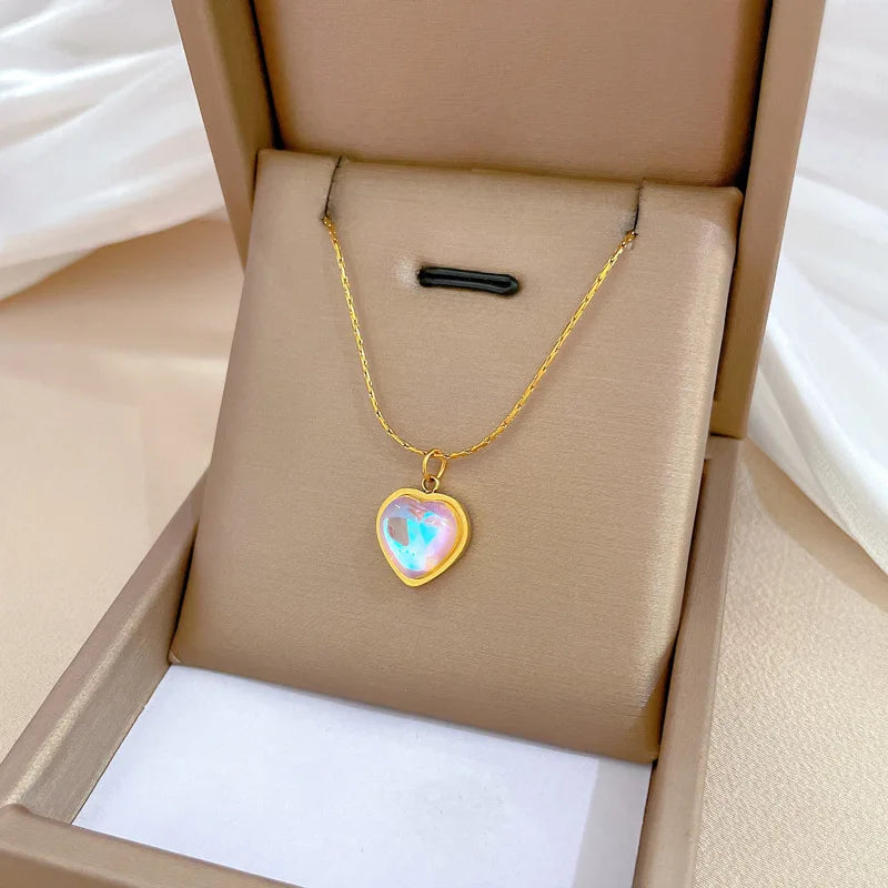 Fashionable and Luxurious Peach Heart Pearl Oyster Necklace, Personalized and Versatile Stainless Steel Clavicle Chain