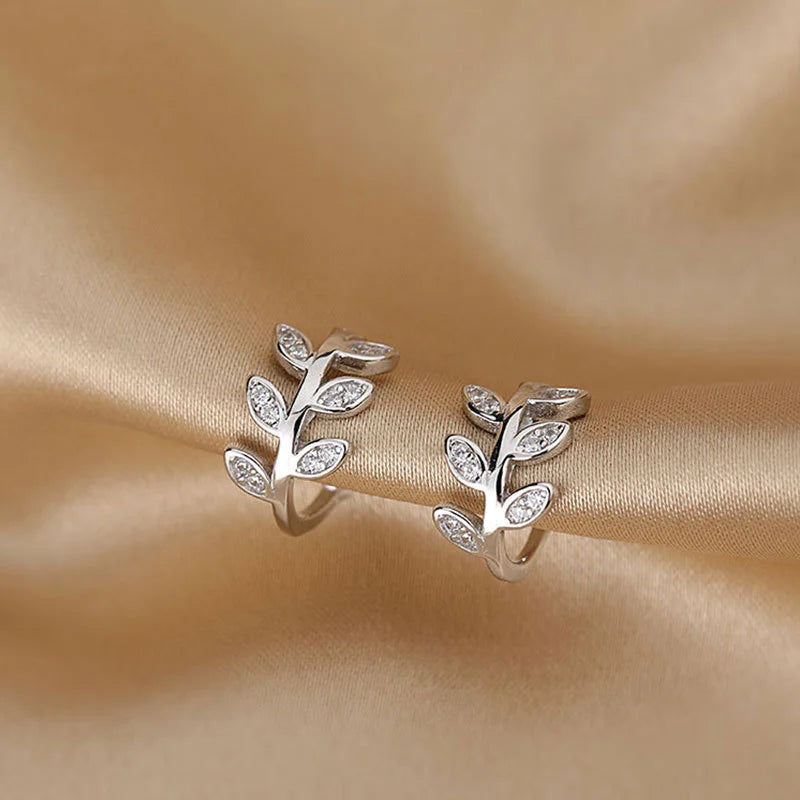 EVISPOL Fashion Exquisite Crystal Zerconia Ear Cuff Earrings for Woman Non Piercing Leaf Clip Earrings Christmas Jewelry Gift