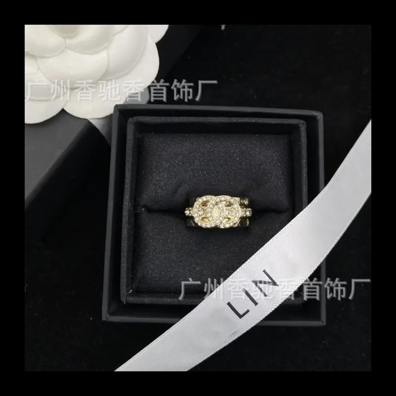 New Diamond-set Three-in-one Design Ring, High Version of The Same Popular Jewelry