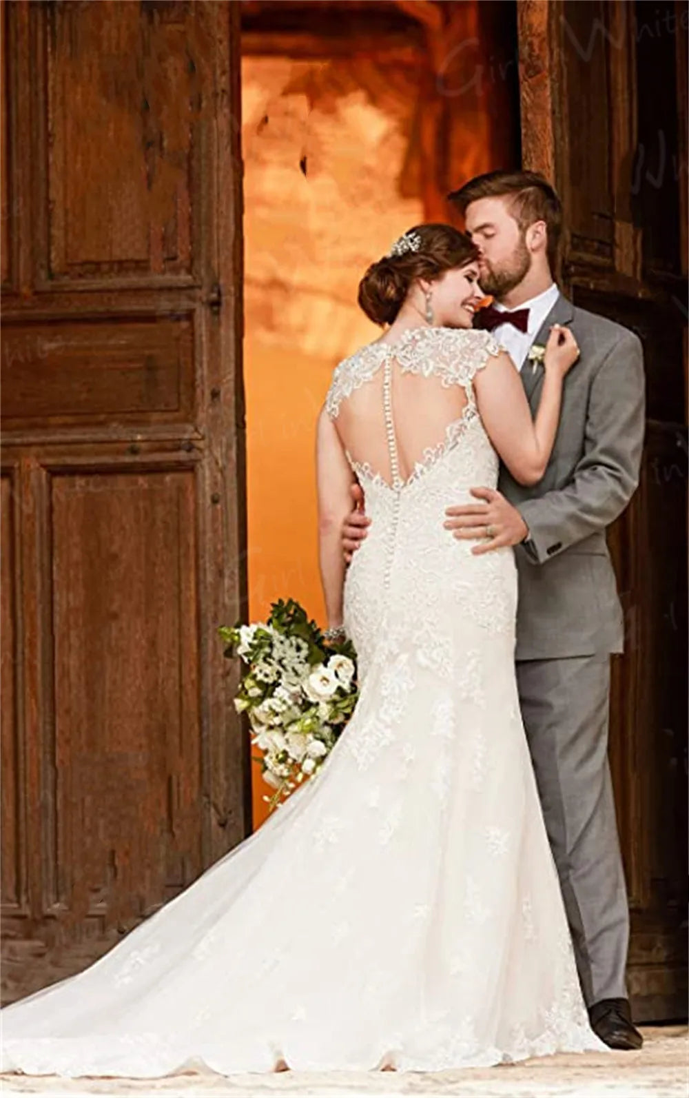White Bridesmaid Dresses: Wedding Dress Backless Cap Sleeve Trumpet Bride Dresses