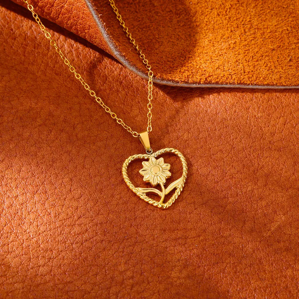 Stainless Steel Love Heart Pendant Necklace For Women Fashion Gold Color Flower Necklace Couple Aesthetic Jewelry Accessories