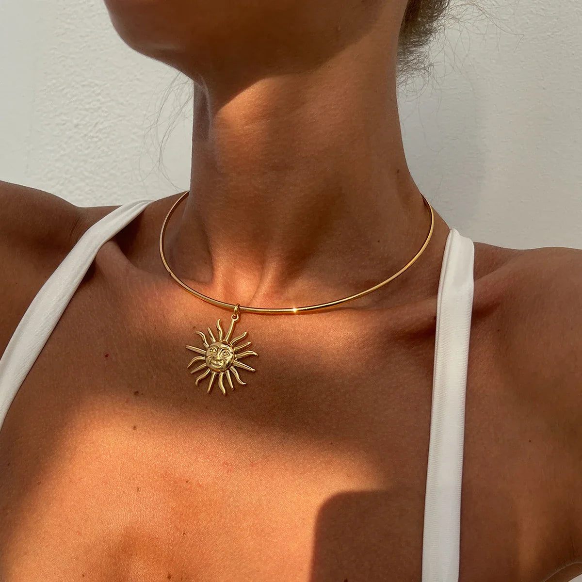 SHIXIN Retro Smooth Golden Metal Thin Choker Necklace for Women Trendy Sun Pendant Necklace Torques Summer Neck Chain Jewelry