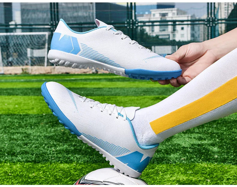 White Men's Football Boots Turf Sneakers Low-cut Soccer Shoes for Men Outdoor