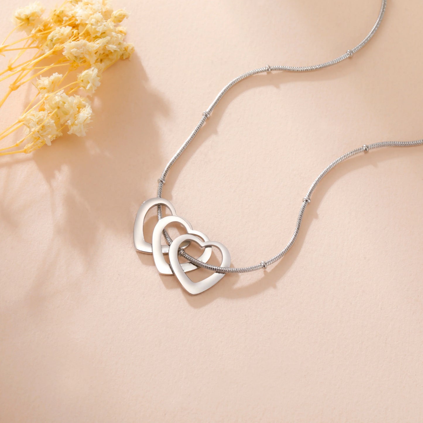 Amaxer Personalized Family Name Necklace With 1-4 Hearts for Mother Custom Mother's Day and Valentine's Day Gift