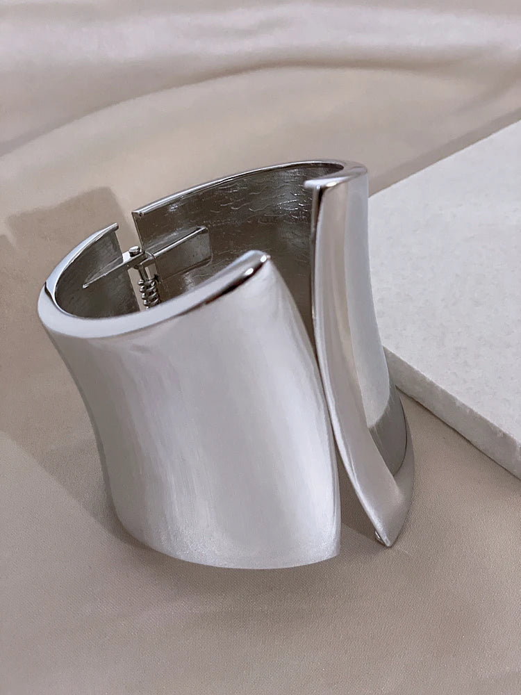 Exaggerated Chunky Heavy Metal Bracelet Bangle for Women Punk Goth Irregular Wide Gold Color Open Bracelet Party Jewelry Bijoux