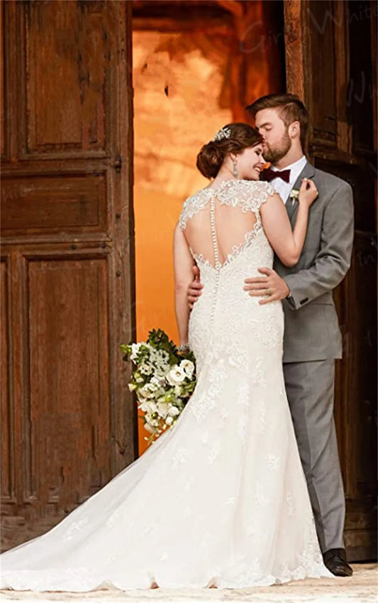 White Bridesmaid Dresses: Wedding Dress Backless Cap Sleeve Trumpet Bride Dresses