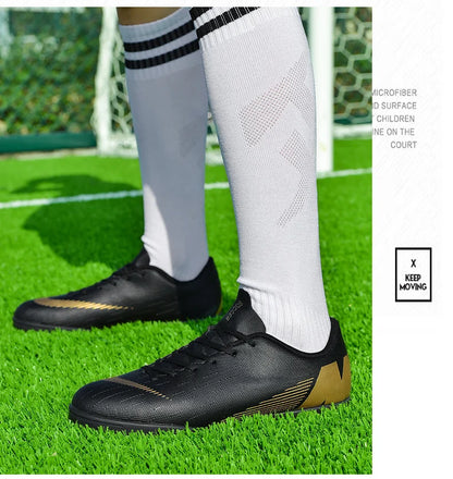 White Men's Football Boots Turf Sneakers Low-cut Soccer Shoes for Men Outdoor