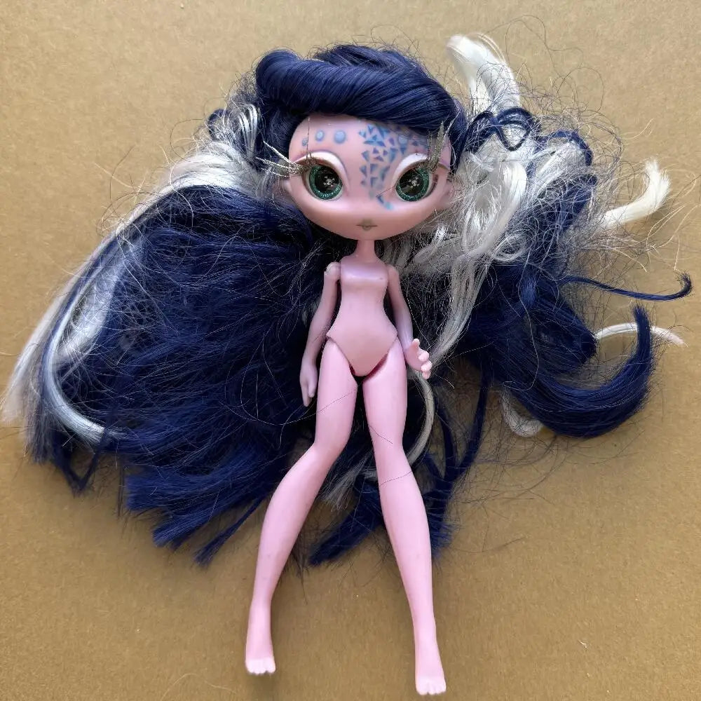 Original Una Verse Dolls Novi Stars with Defectives Joints Movable Rare Collections Gifts
