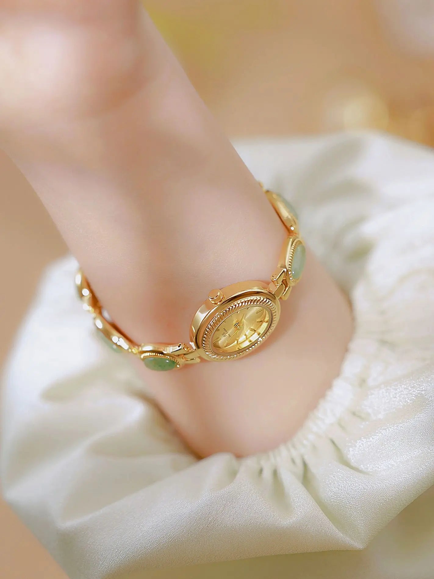 UTHAI Women's Watch Ladies Bracelet Luxury Brand Waterproof Retro Natural Dongling Stone Hotan Jade Advanced Chain Watches Gift