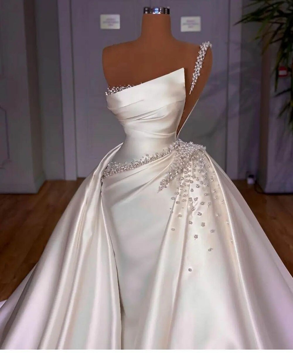 White Bridesmaid Dresses: Wedding Dresses Elegant Vintage One Shoulder Beads