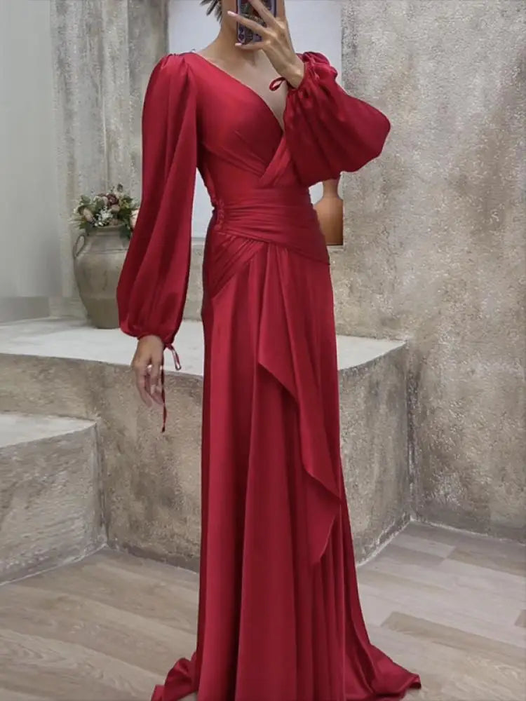 Formal attire Dresses: Female Fashion Solid Color Pleated Party Evening Dresses