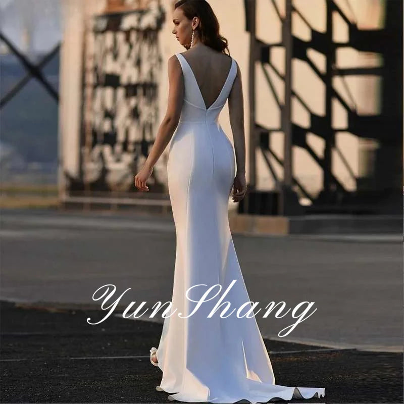 White Bridesmaid Dresses: Mermaid Wedding Dresses Women Open Back V-Neck