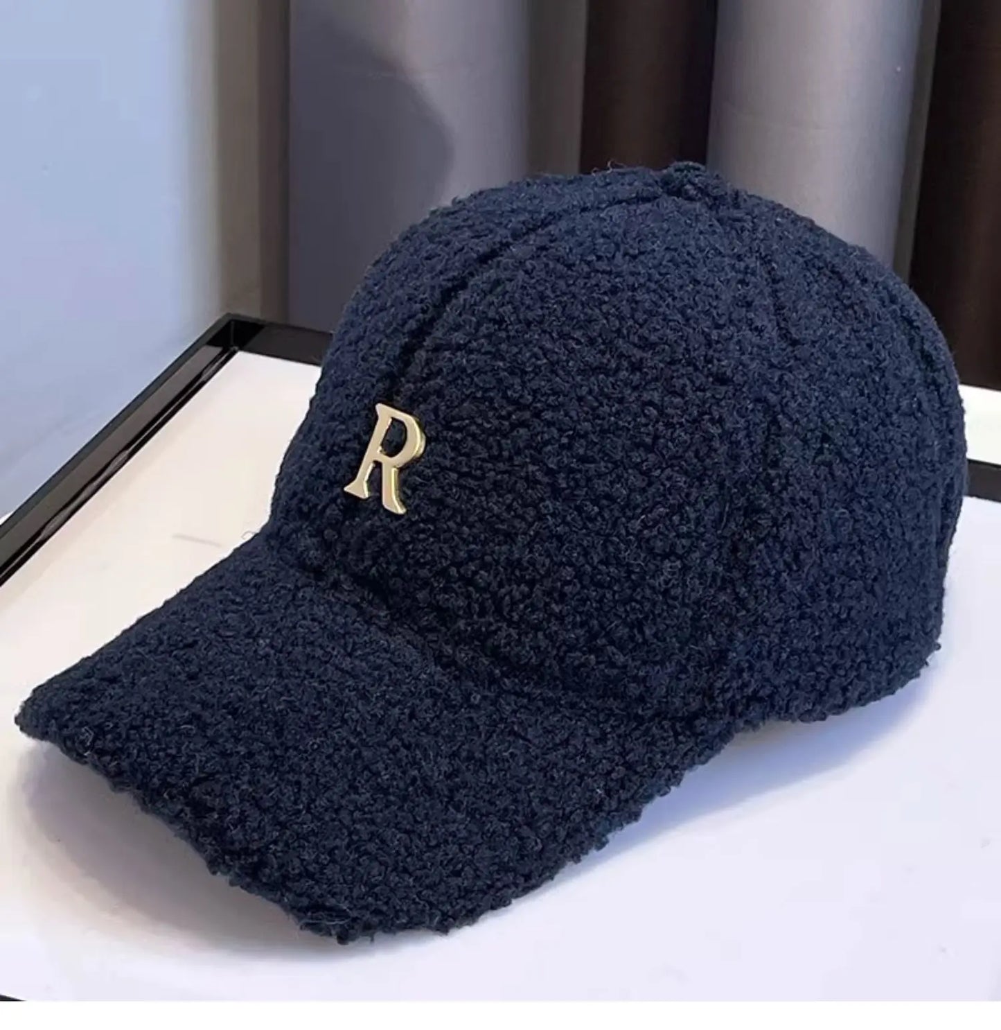 Baseball Cap Winter Hats For Women Men Unisex Letter Metal Logo Imitation Cashmere Keep Warm Simple Casual Winter Cap New Velvet