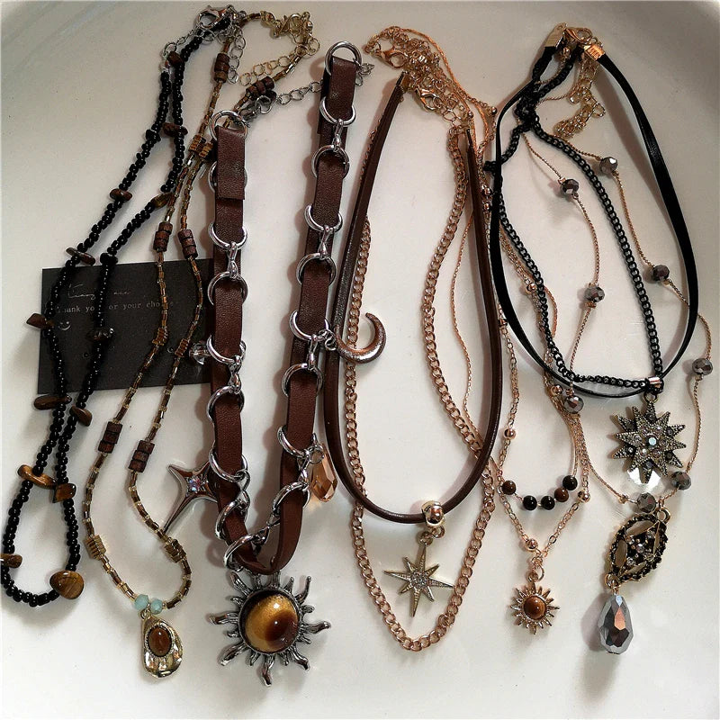 Vintage Leather Brown Stone Sun Pendant Beaded Choker Clavicle Chain Necklace For Women Unique Y2K Personalized Grunge Jewelry