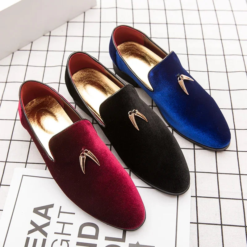 New Luxury Designer Fashion Pointed Black Blue Red Velvet Shoes Men Casual Loafers Formal Dress Footwear Sapatos Tenis Masculino