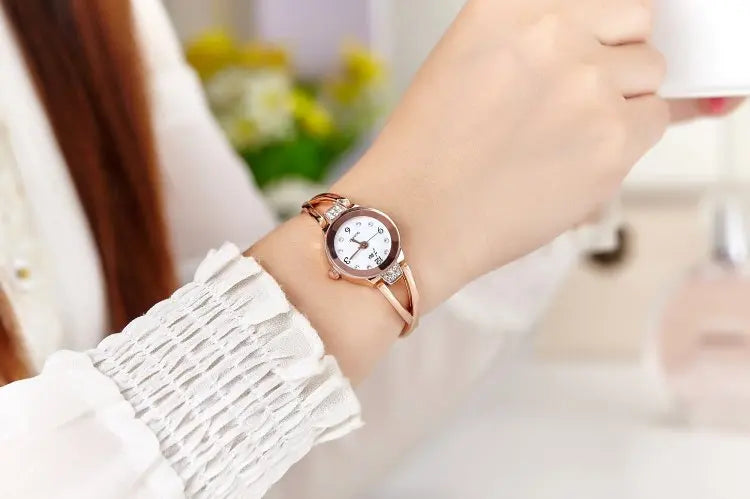 New Trendy Women Bracelet Watch Mujer Relojes Small Dial Quartz Leisure Popular Wristwatch Hour Female Elegant Watches