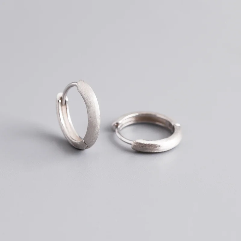 WANTME 925 Sterling Silver Minimalist Matte Gothic Unisex Huggies Ear Hoop Earrings for Women Men Piercing Ear Buckle Jewelry