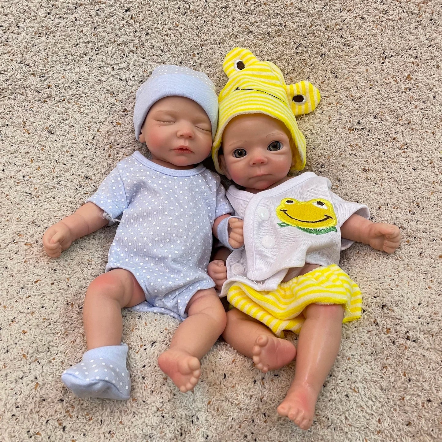8styles/26cm Open and Close Eyes Cute Soft Full Body Solid Silicone Girl 3D Painted Skin Lifelike Real Corpo De Silicone Doll