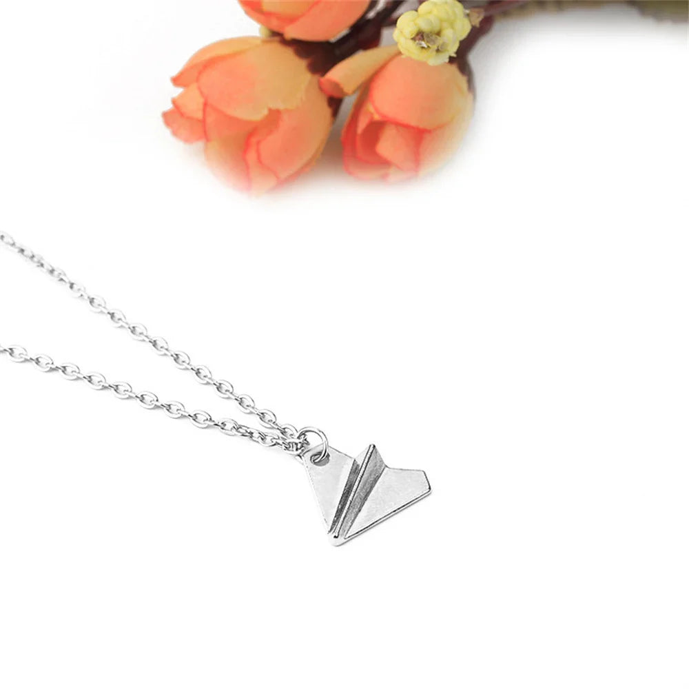 Hot Paper Airplane Pendant Necklace Classic Hot Band One and Direction Periphery Necklace Souvenir Jewelry for Fans Supporters