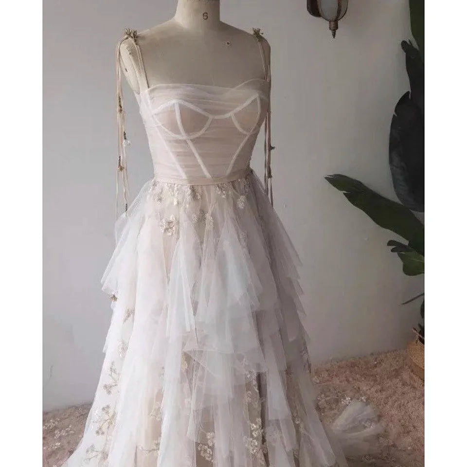 Evening wear Dresses: Charming Spaghetti Strap Appliques Sleeveless Evening Dress