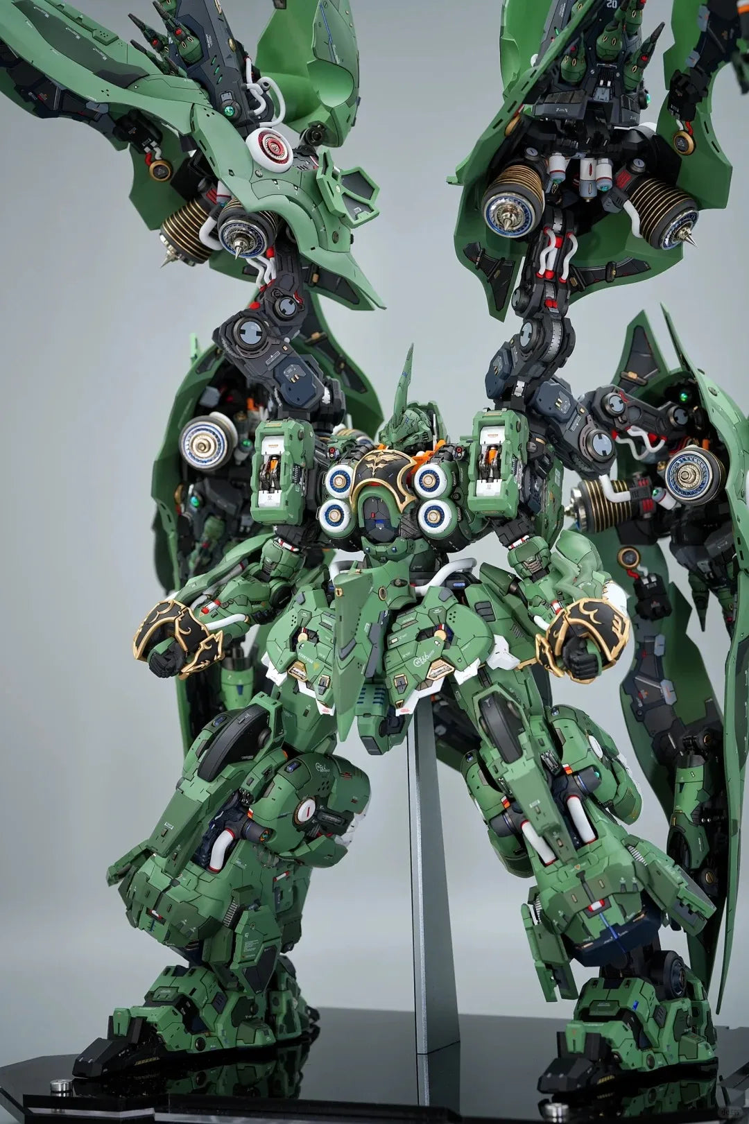 AXIS MODEL WORKS Kshatriya 1/100 Scale Assembly Model Kit with Luminous Lamp OSIRIS AERIAL DOMINATOR Action Figure Plastic Toy