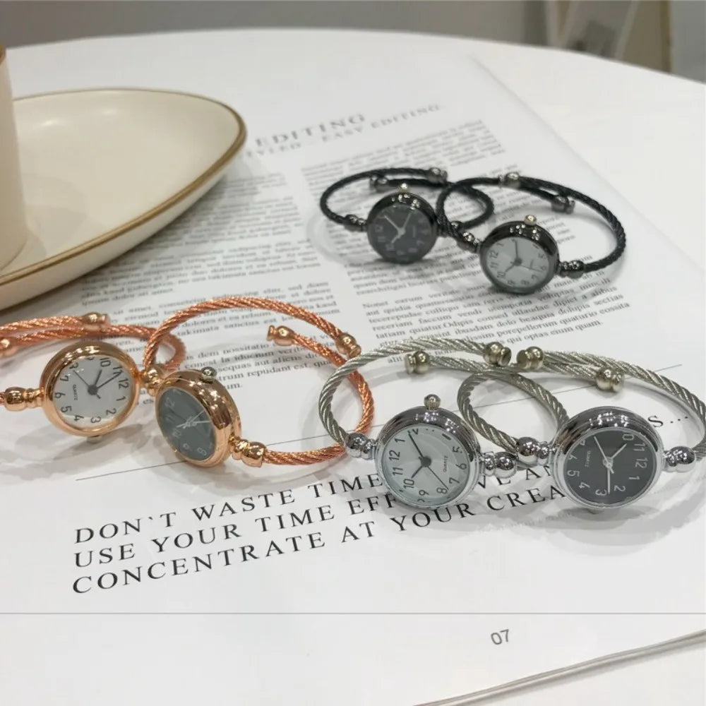 Fashion Women's Wristwatch Gold Bracelet Small Dial Elegant Watch New Cute Women Steel Bracelet Watch Quartz Wristwatch