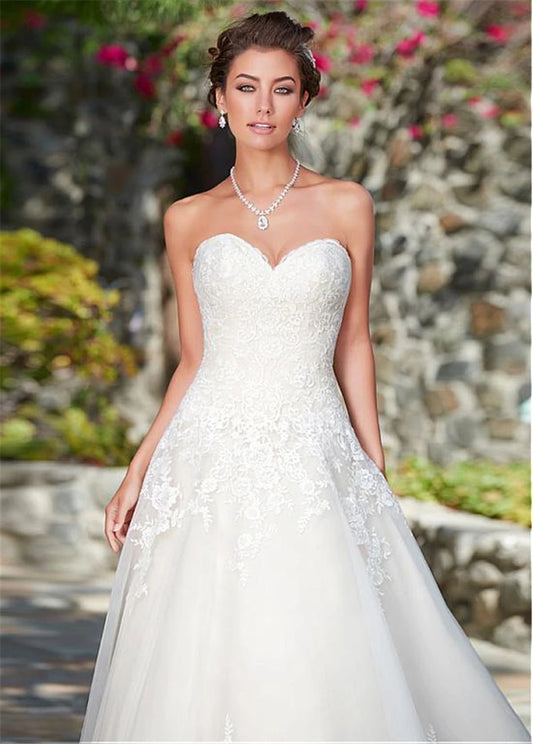 White Sweetheart Neck Tulle Lace Applique A-line Wedding Dress