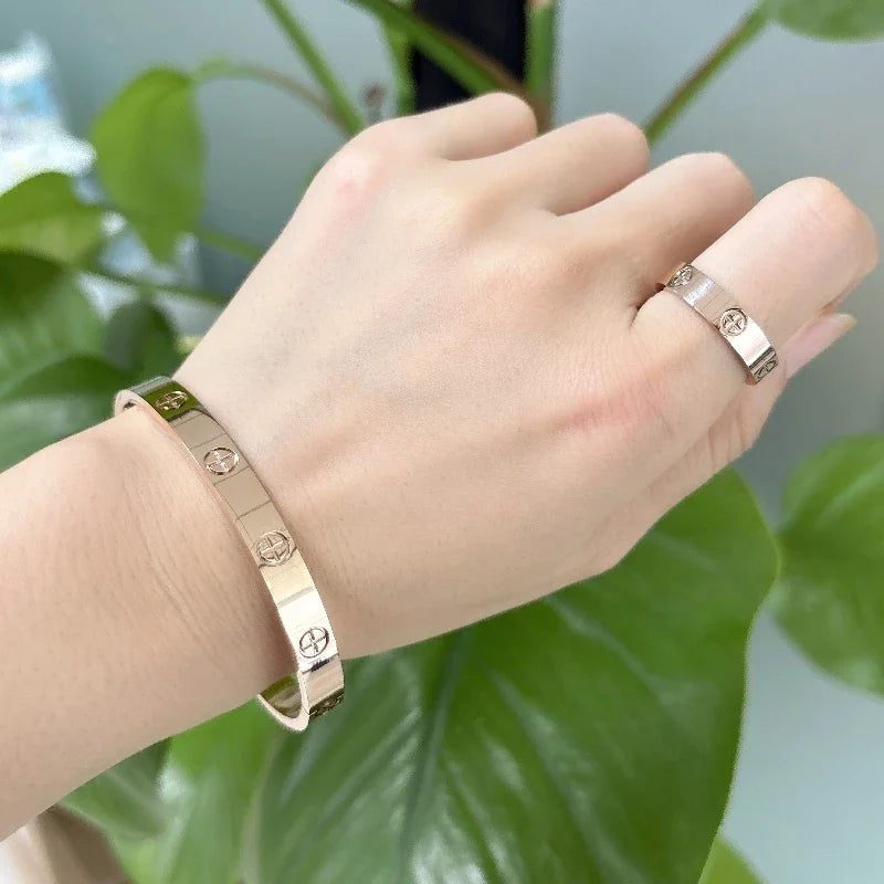 Luxury Brand Jewelry Fashion Stainless Steel Charm Luxury Jewelry Bangle SCREW Cartierreds Bracelets Couple Gift