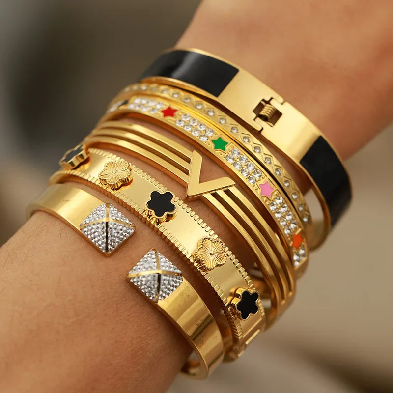 Classic Stainless Steel letter V Bangles for Women Luxury Zirconia Flower Star Bracelets Rust-proof Wrist Jewelry Gift Party