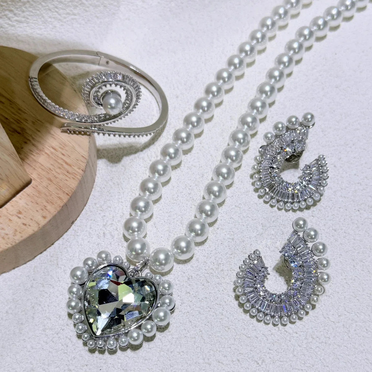 2025 New Trend Fine Wedding Jewelry Set Charm Silver Heart shaped Crystal Luxury Pearl Necklace Earrings Romantic Gift for Women